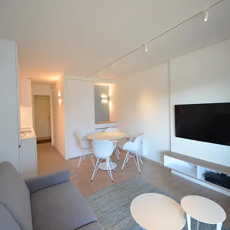 דירה Coastal Retreat With Terrace