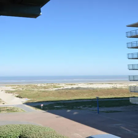 Plaza H0733 With Beautiful Side Sea View *